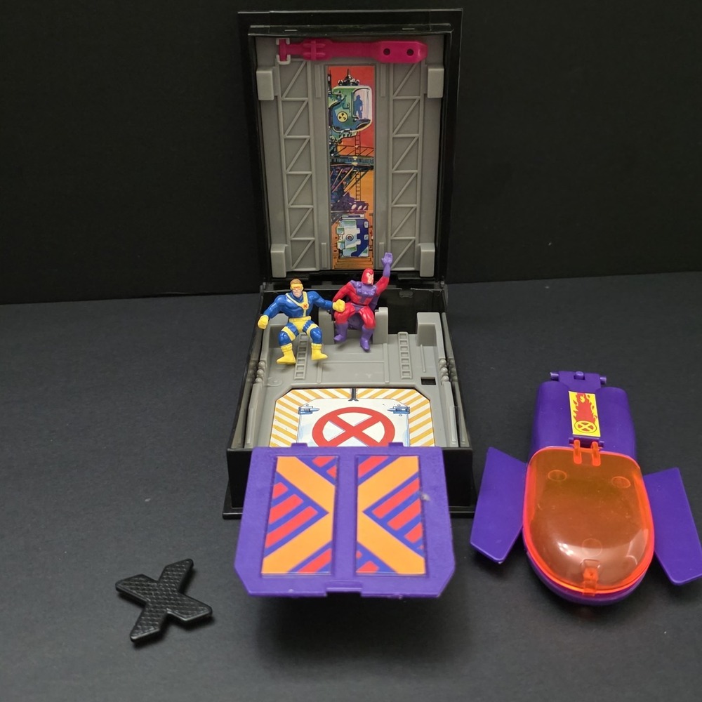 1994 ToyBiz‎ X-Men Pocket Comics Jet Hanger Playset Mini Figs Complete